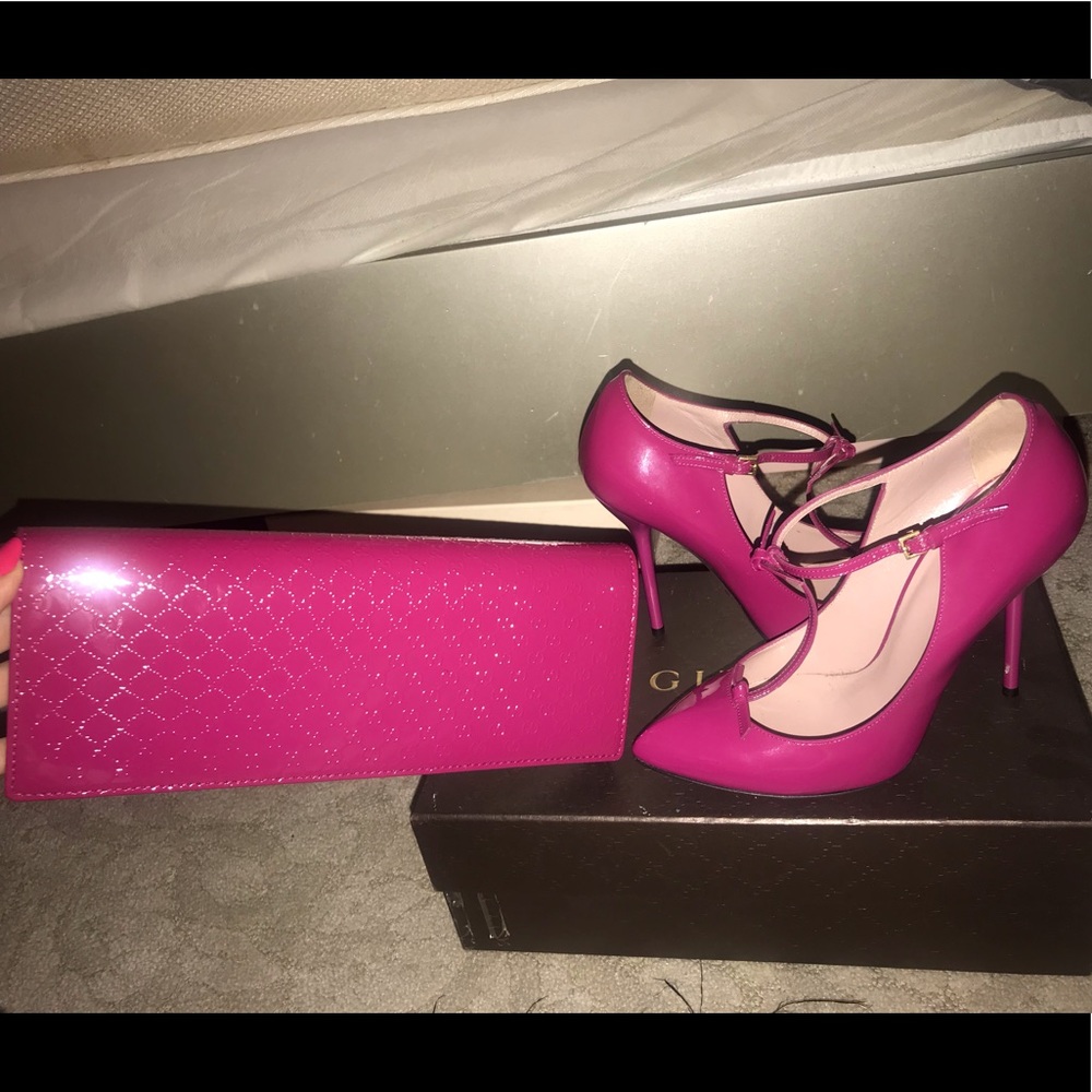 Gucci T strap pump 7
